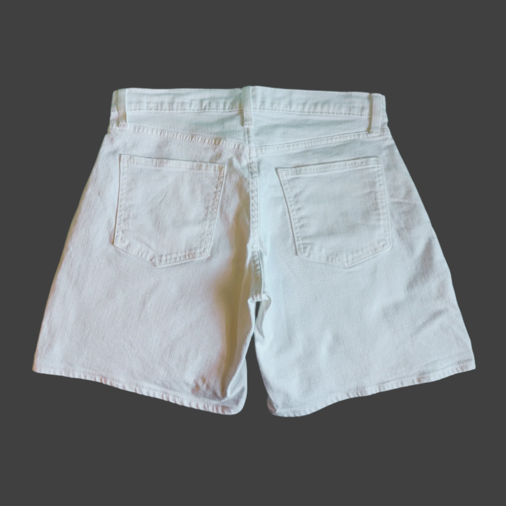 Back view of the white denim Gap girlfriend shorts highlighting the twin rear pockets